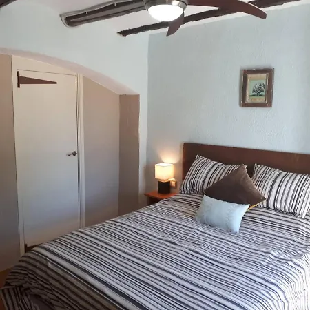 לינה וארוחת בוקר Casa De *
