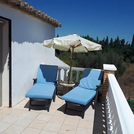 לינה וארוחת בוקר Casa De 4*